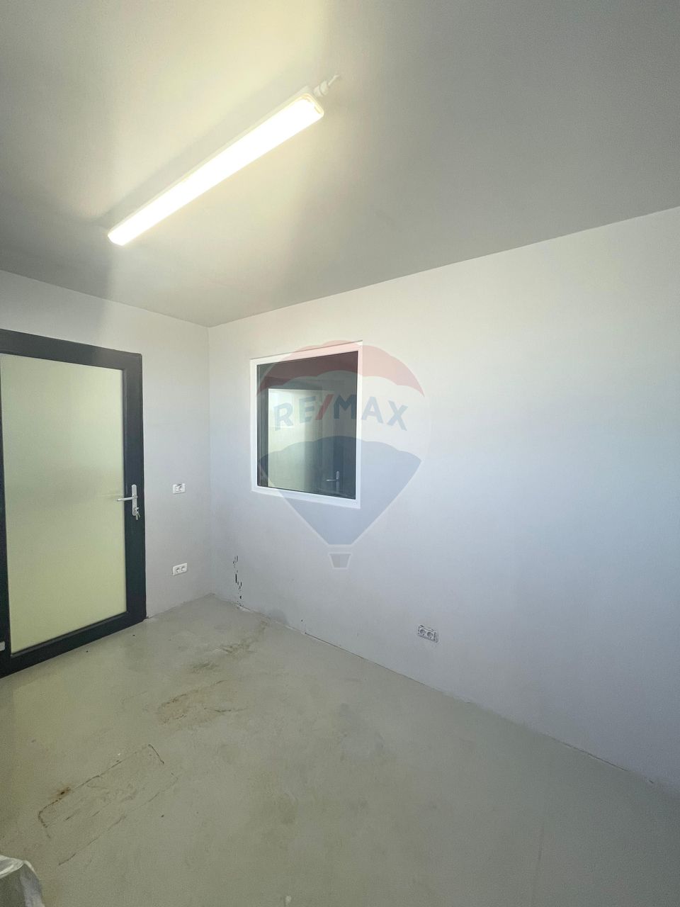 301.58sq.m Industrial Space for rent, UTA area