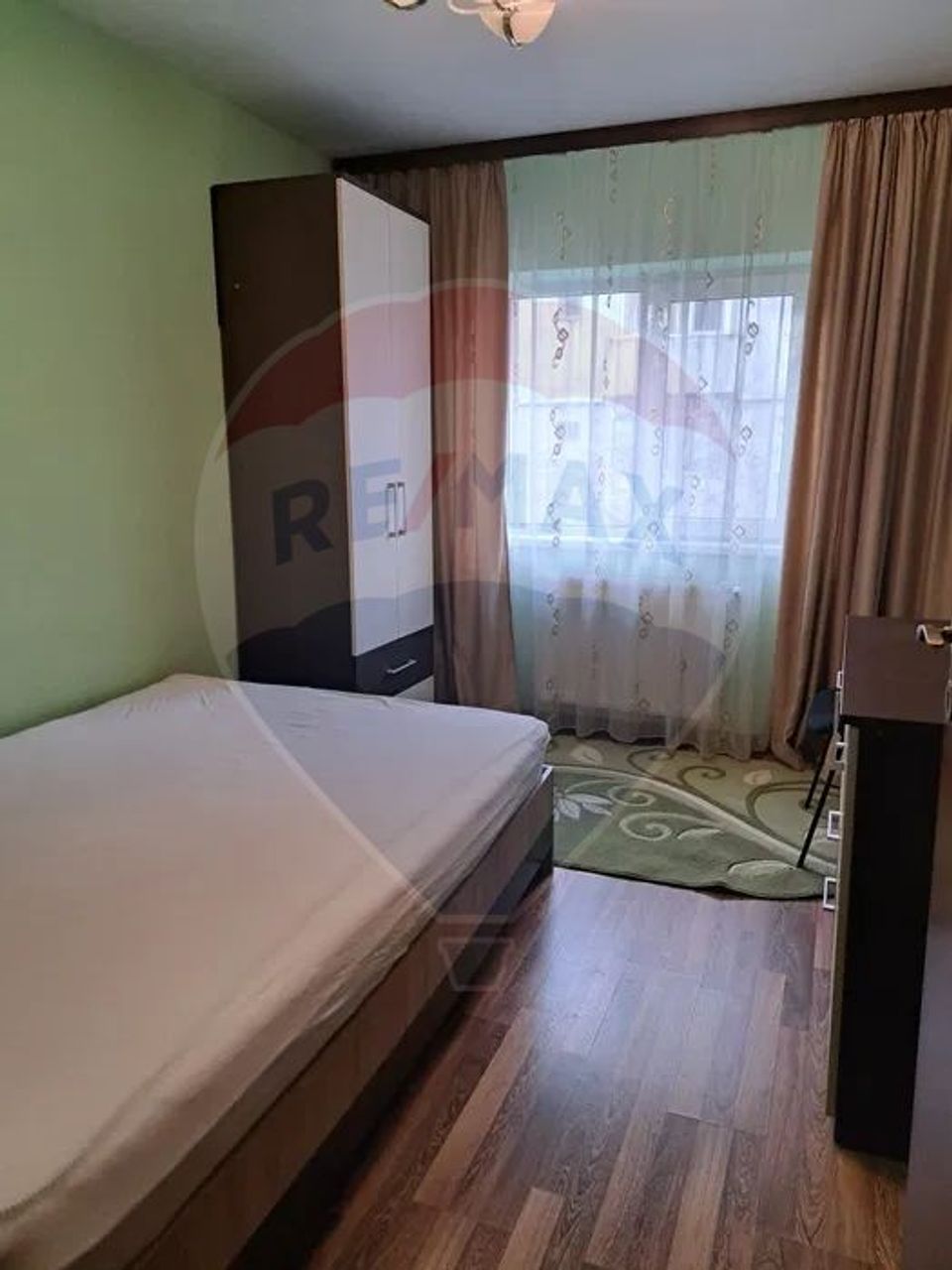 De Închiriat Apartament 3 Camere