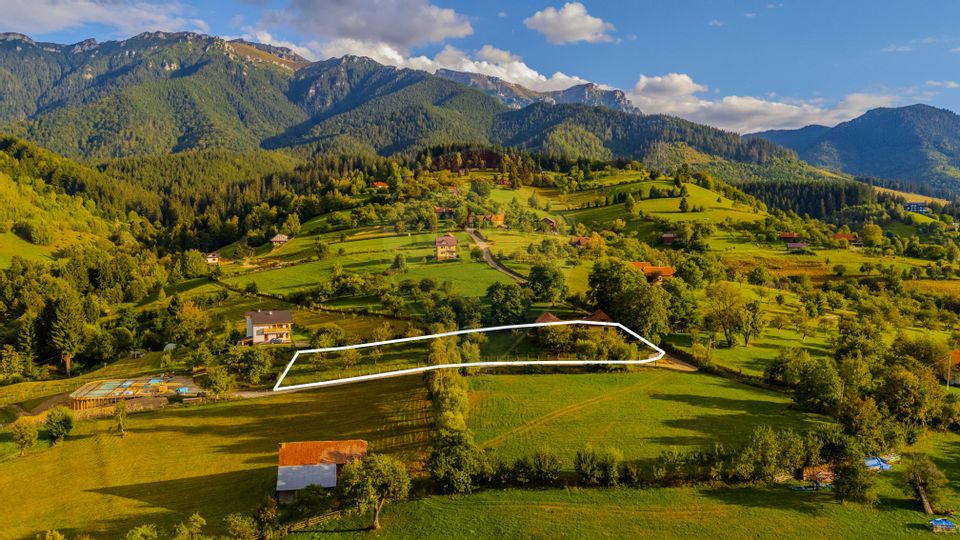 Land 3,000sqm Bran / Strada Clincea