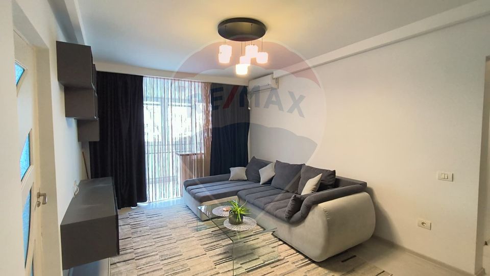 Apartament cu 3 camere de închiriat în Micro 19 Galați