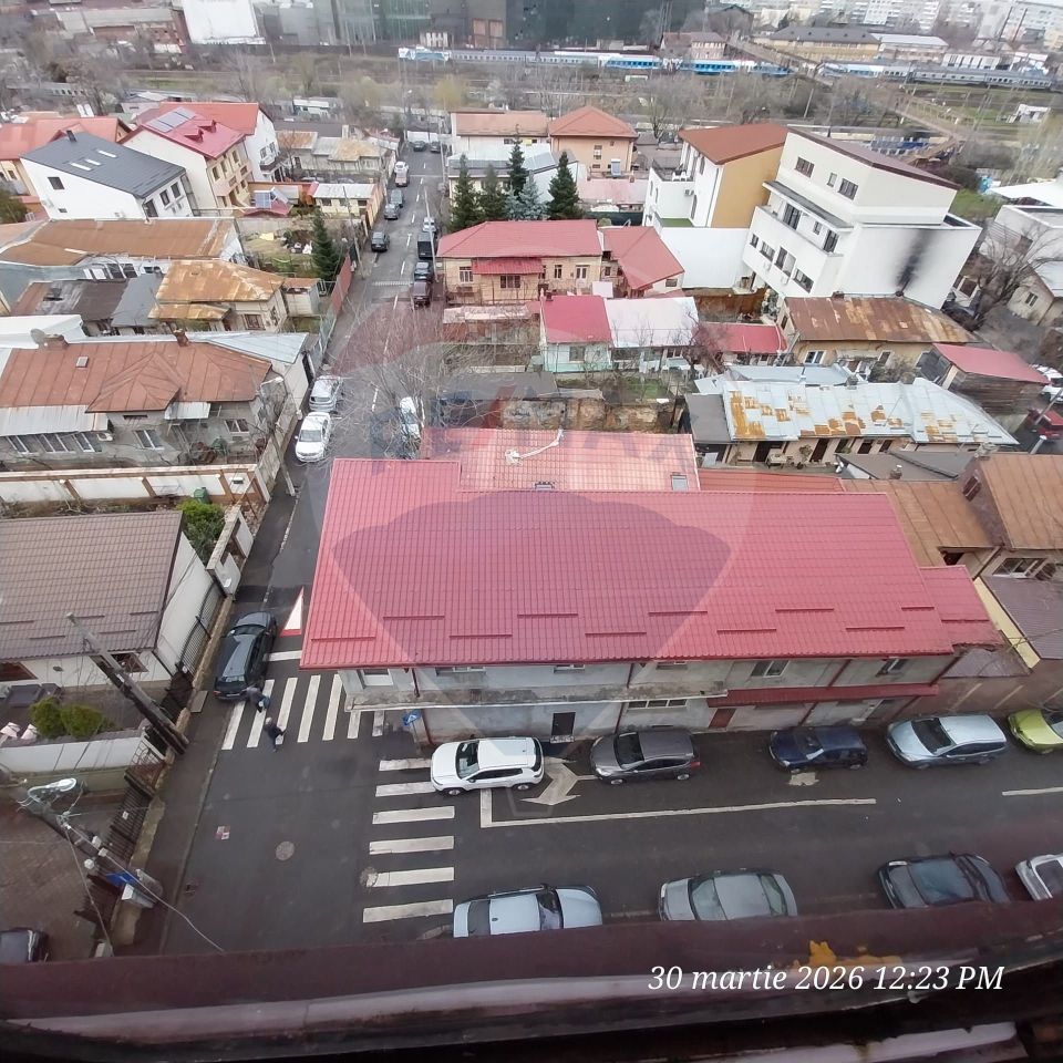 Giulesti - Vanzare apartament 3 camere - Spațios, luminos, balcon mare