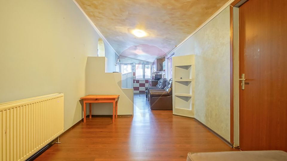 Casă cu 6 camere de vânzare în Azuga, Comision 0%!