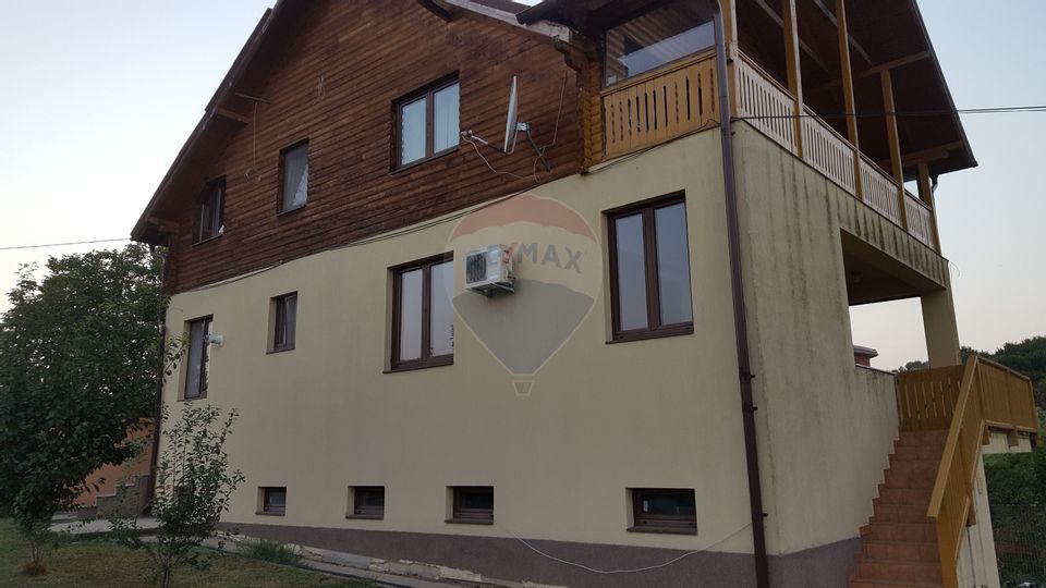 6 room House / Villa for sale