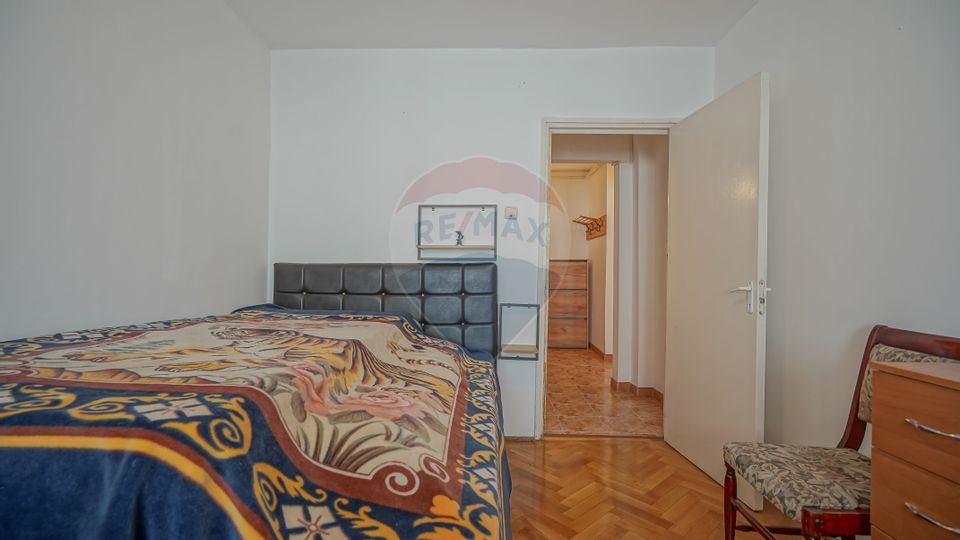 3 room Apartment for sale, Tractorul area