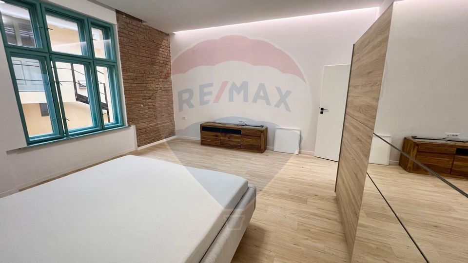 Apartam decomandat 2 cam la casa cu terasa, gradina - Pet Friendly