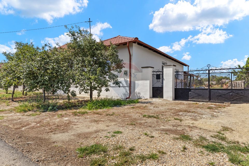 Casă spațioasă 244 mp cu teren generos 2.834 mp – Satu Mare, Secusigiu