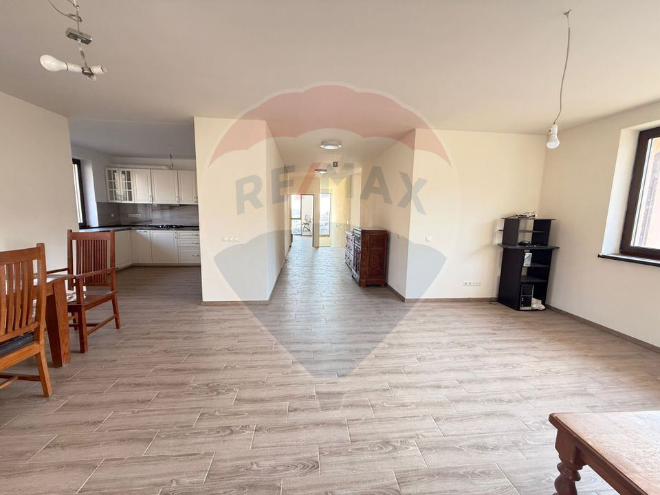 4 room House / Villa for sale, Podgoria area