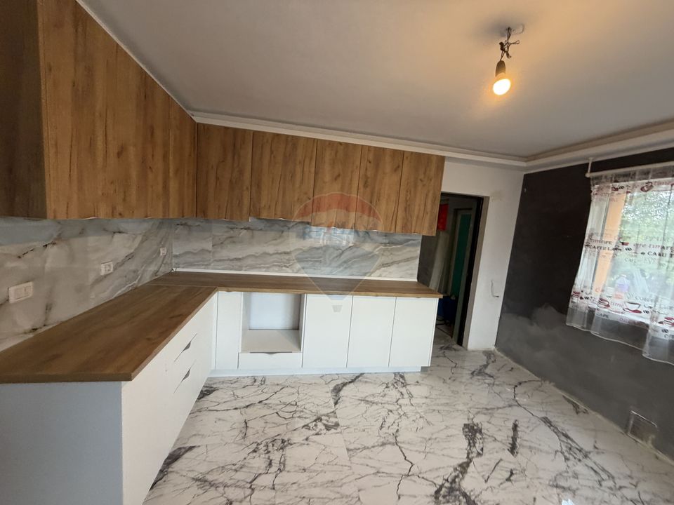 Casă / Vilă cu 8 camere