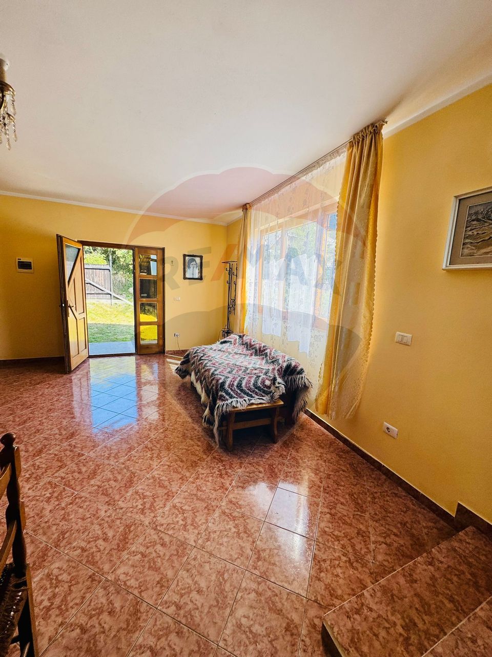 Casă / Vilă cu 5 camere de vânzare