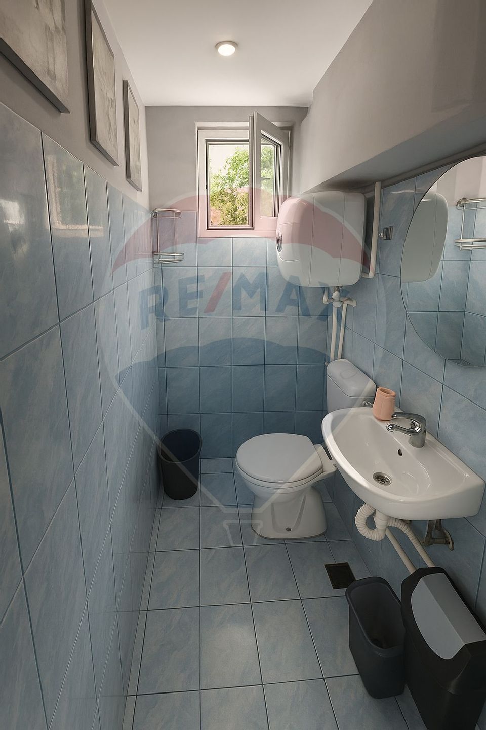 Garsonieră 15 mp utili + boxa 15 mp • mobilat • bloc cu lift • Titan