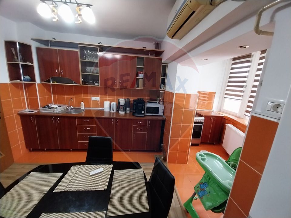 Apartament cu 3 camere  Promenada- Calea Severinului-Toporasi