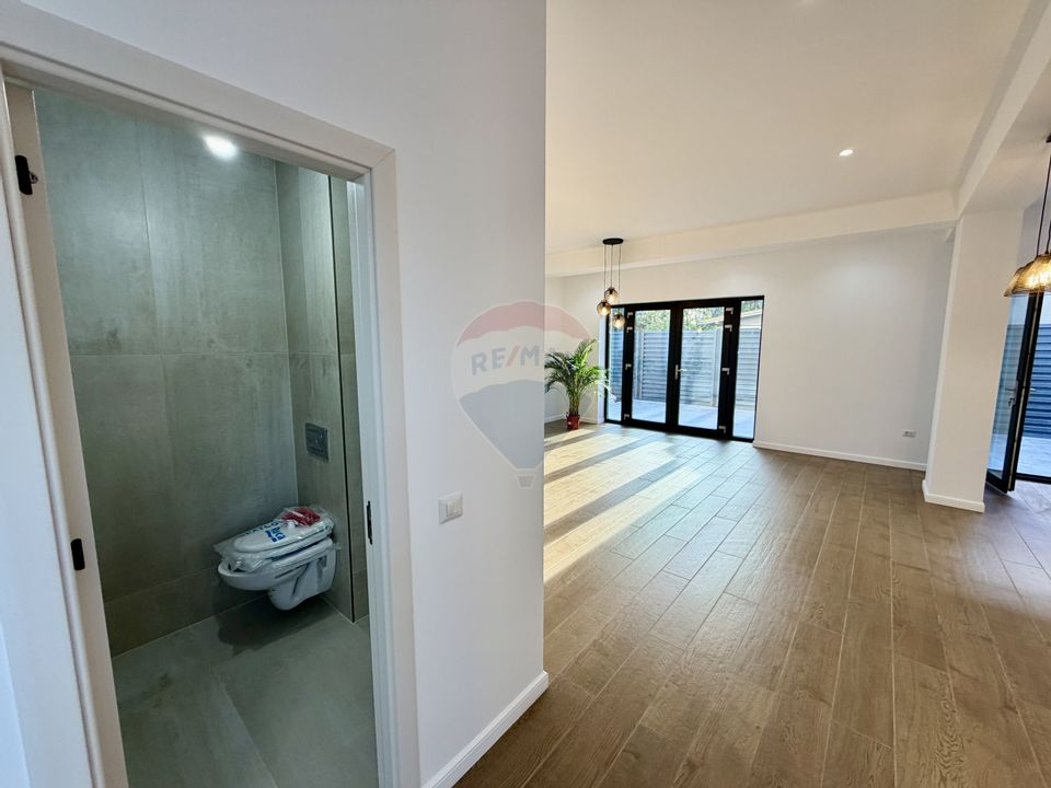 Casă / Vilă cu 4 camere de vânzare în zona Nord