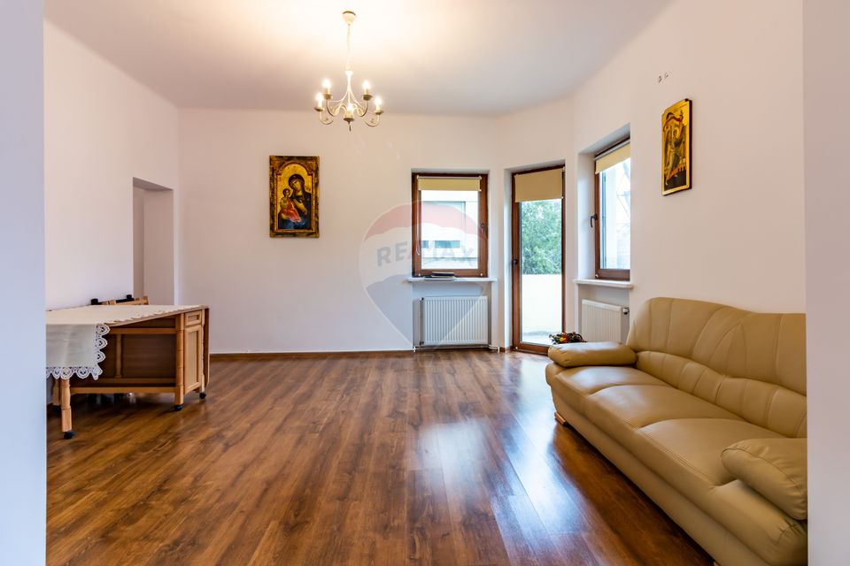 Apartament cu 4 camere-intrare separata- de vânzare Bd Dacia