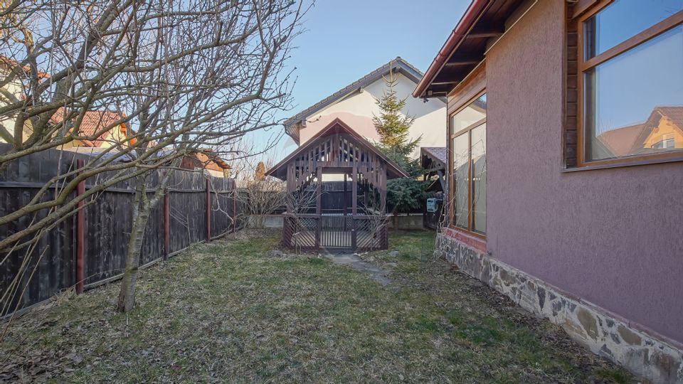 6 room House / Villa for sale