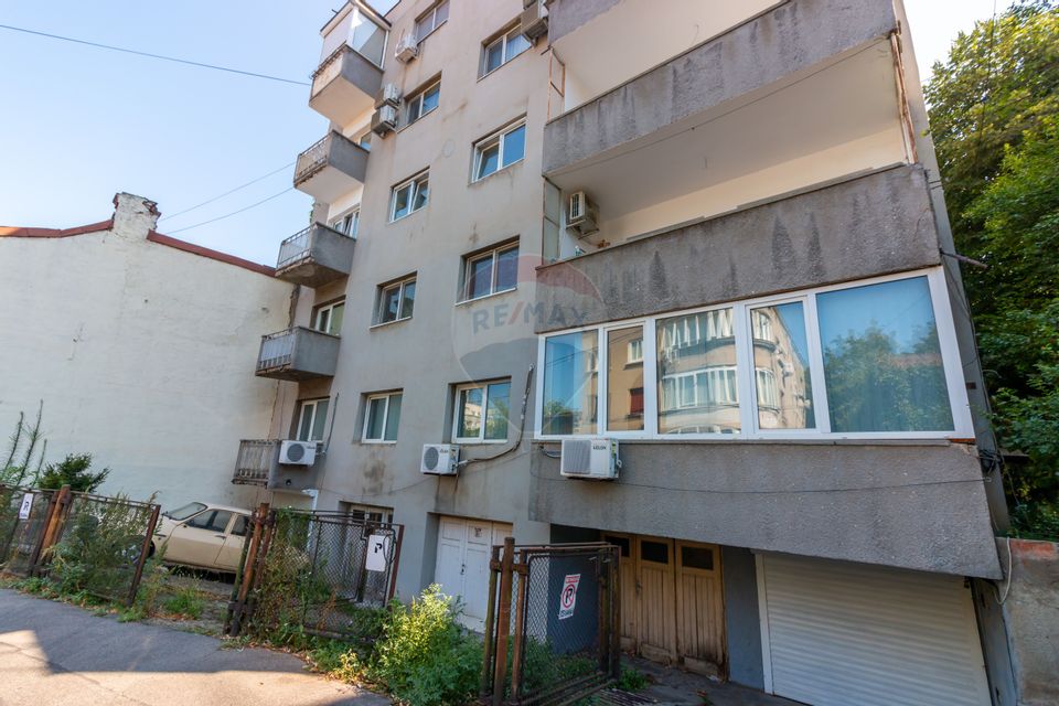 Apartament  cu 4 camere de închiriat în zona Victoriei - Romana