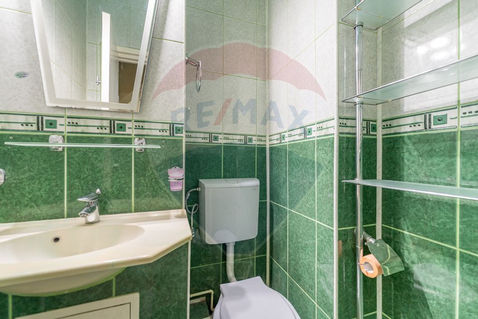 Apartament 4 camere de închiriat , ultracentral, centrală gaz