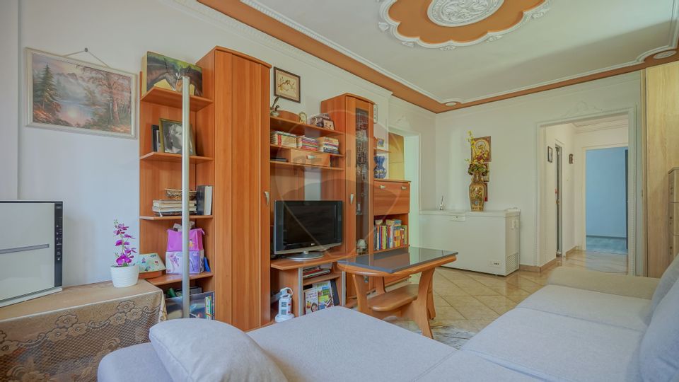 REZERVAT!  Apartament 4 camere|Racadau|Parcare|Boxa|Etj.Intermediar