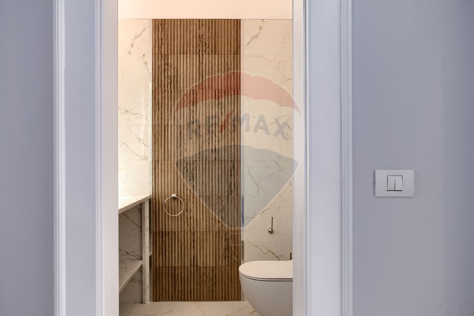 Apartament elegant într-o clădire istorică – Piața Mică, Arad
