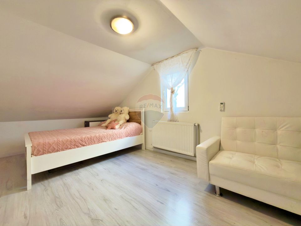 Casă cu 5 camere de vânzare în zona 3 Insule, Arad