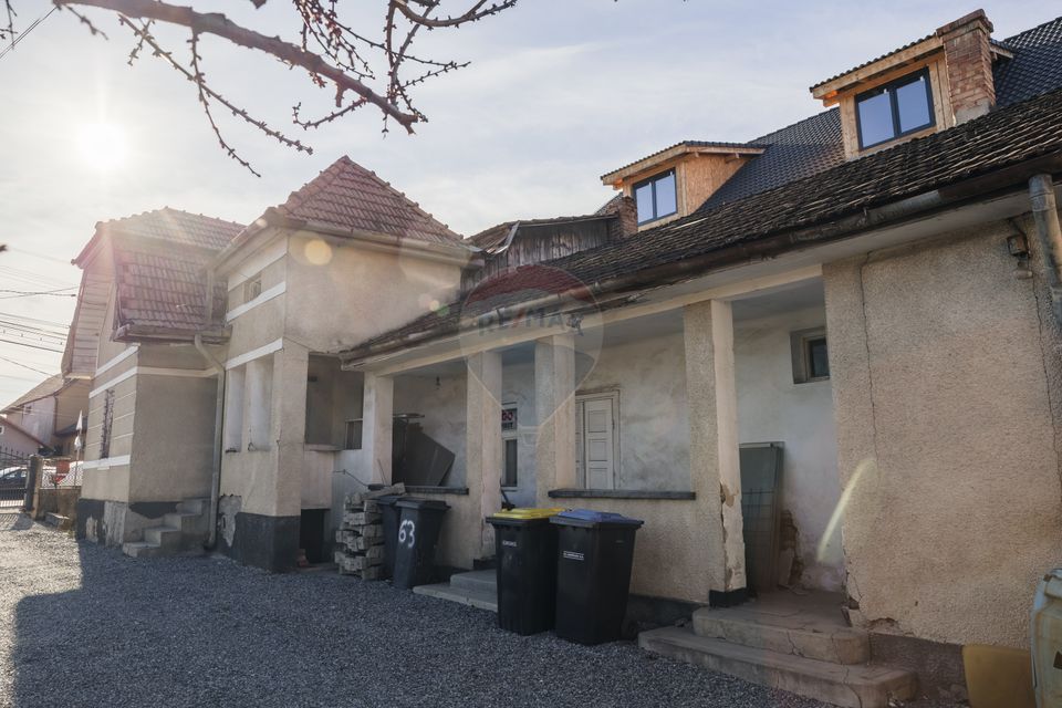 8 room House / Villa for sale, Sud-Est area