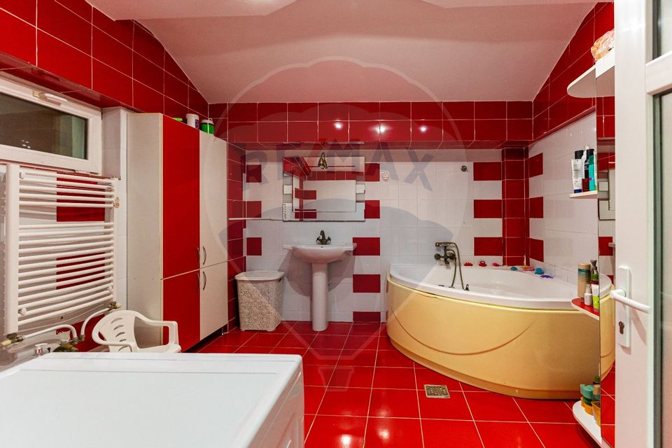 4 room Hotel / Pension for sale, Calea Moldovei area