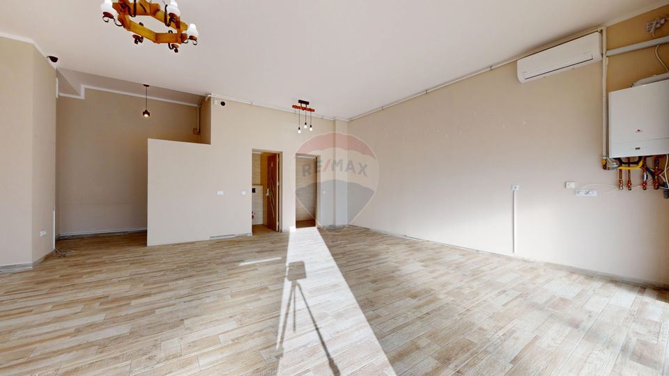 47sq.m Commercial Space for rent, Racadau area