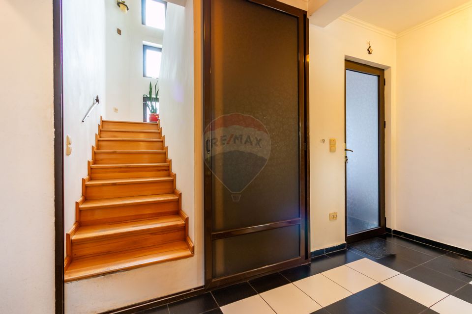 5 room House / Villa for sale