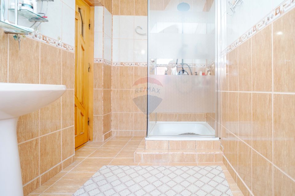 Casă / Vilă de Vânzare 200mp Teren 870mp Str. Soarelui - Valea Lupului