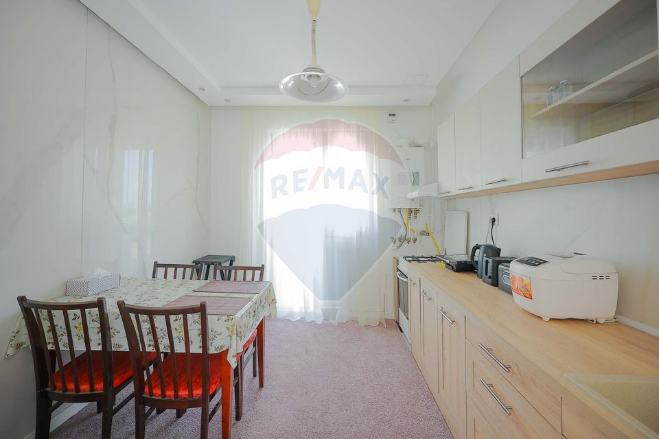 Apartament cu 2 camere, balcon, terasă de 21mp, de vânzare, Sântandrei