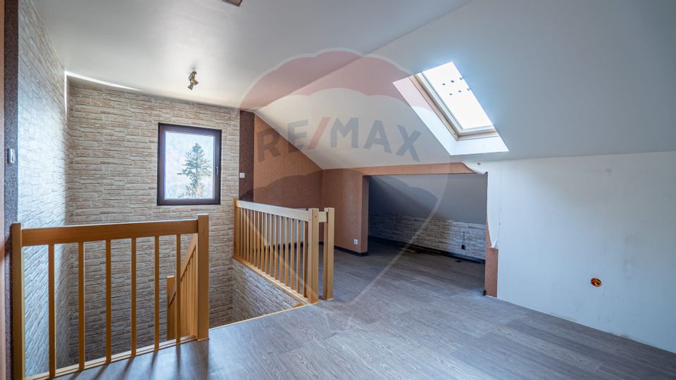 VILA! Investitie - pretabil pensiune SINAIA- zona apreciata turistic!