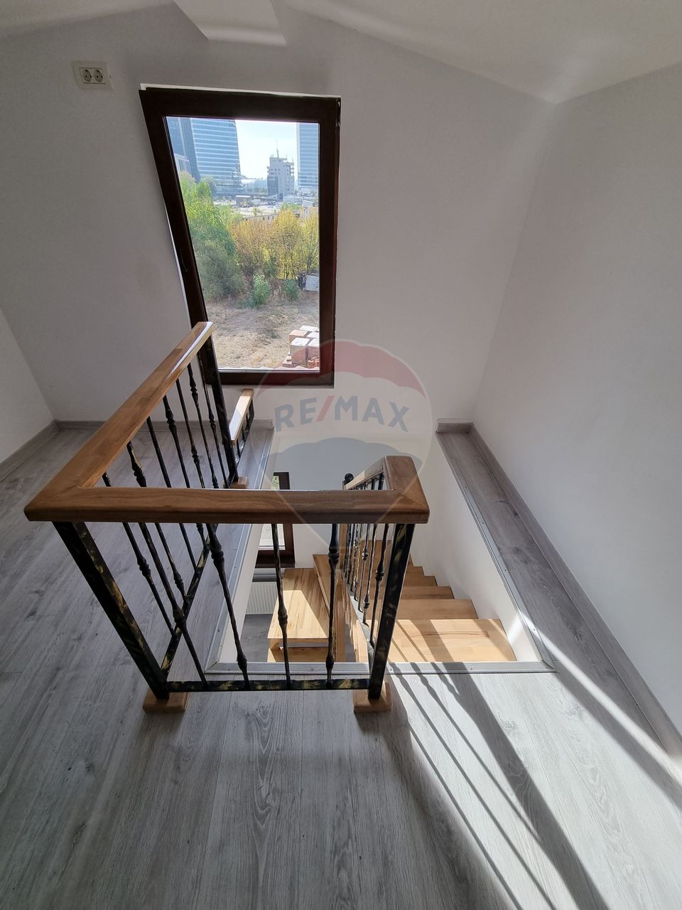 Apartament nou 3 camere de lux +1 mansarda, cea mai buna oferta pret!!