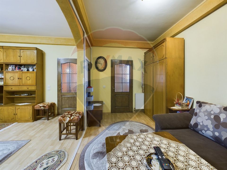 Vila Impresionantă în Sinaia | Eleganță și Confort în Inima Munților