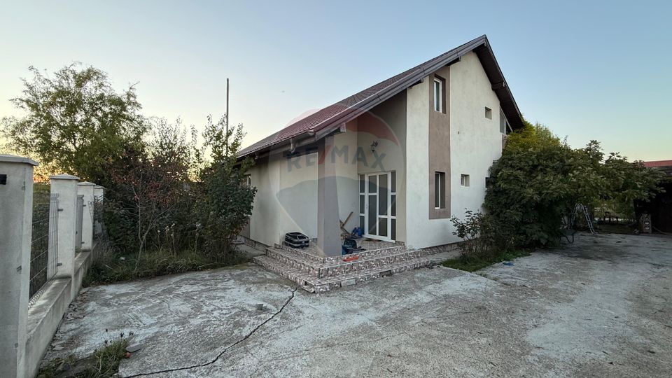 5 room House / Villa for sale, Est area