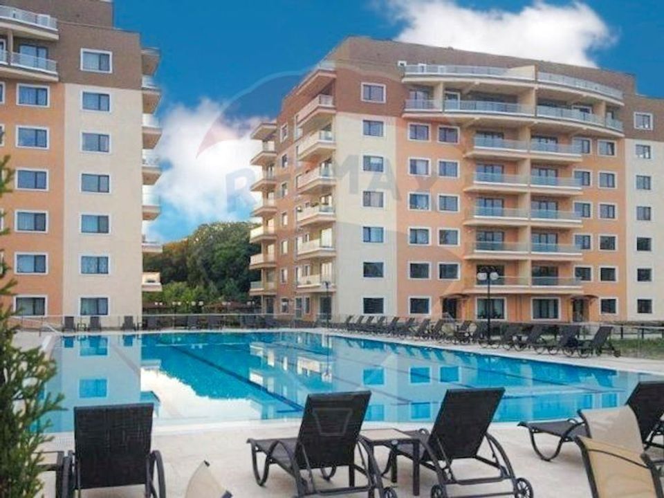 Apartament cu 3 camere de vanzare, langa padure, piscina, loc de joaca