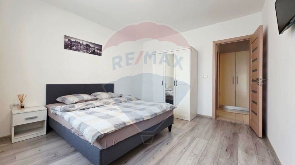 Apartament cu 3 camere si loc de parcare de inchiriat zona AFI