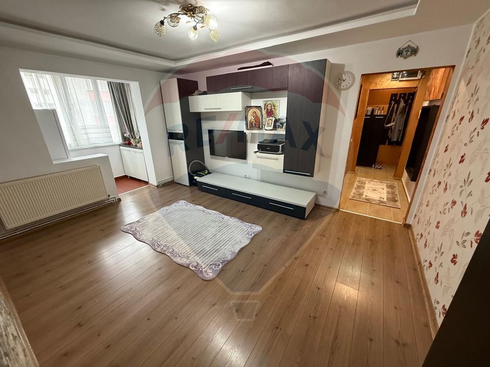 Apartament 3 camere de vânzare – Săcele, zona Electroprecizia