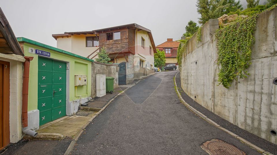 Casă / Vilă cu 5 camere de vânzare în zona Schei, Cotun 9