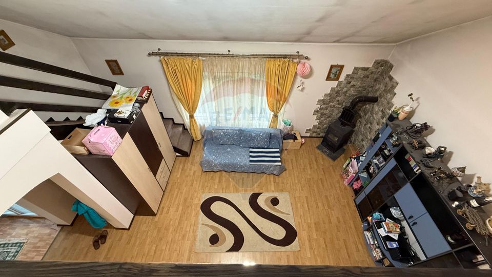 5 room House / Villa for sale, Est area
