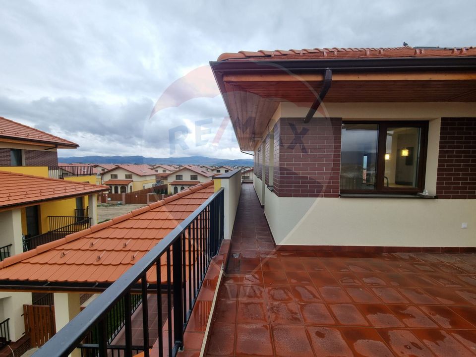 Penthouse 3 camere și loc de parcare, de închiriat, Cristian(REZERVAT)