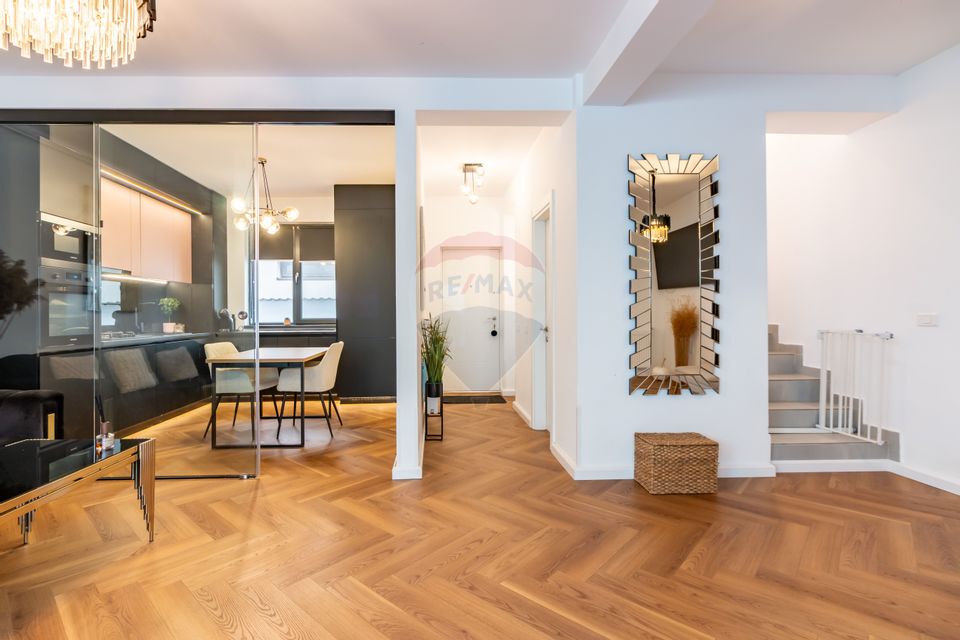 Casă / Vilă cu 4 camere de vânzare în Popesti Leordeni