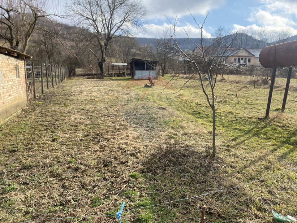 Casă la țară în comuna Laslea