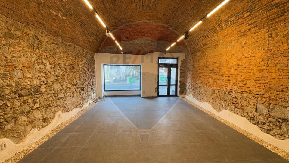 De închiriat Spațiu Comercial în Baia Sprie