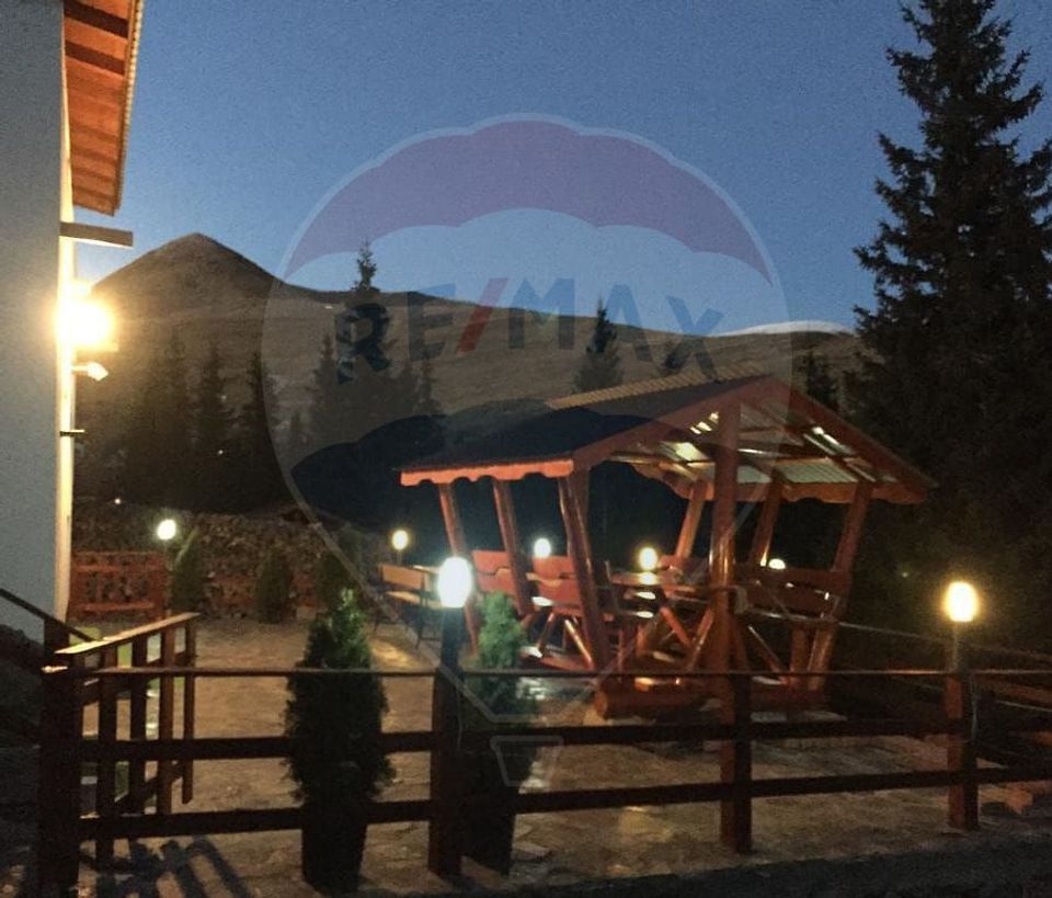 Hotel / Pensiune cu 11 camere de vânzare