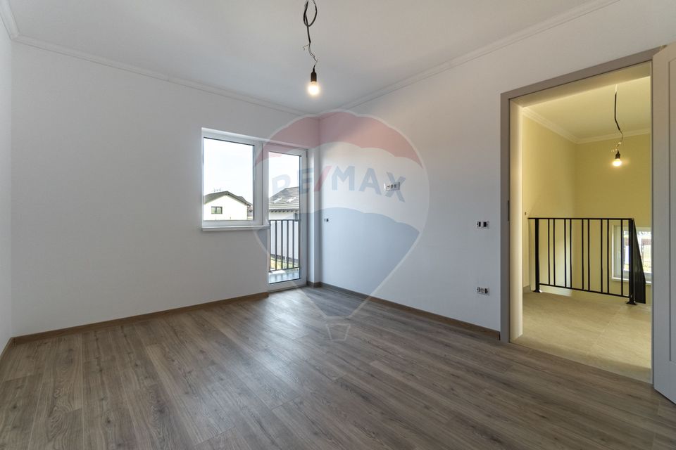 5 room House / Villa for sale