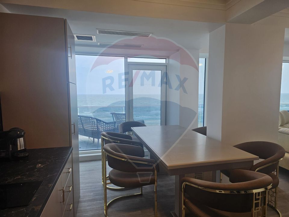 Apartament 3 camere cu terasa 50mp frontala spre mare în Mamaia Nord