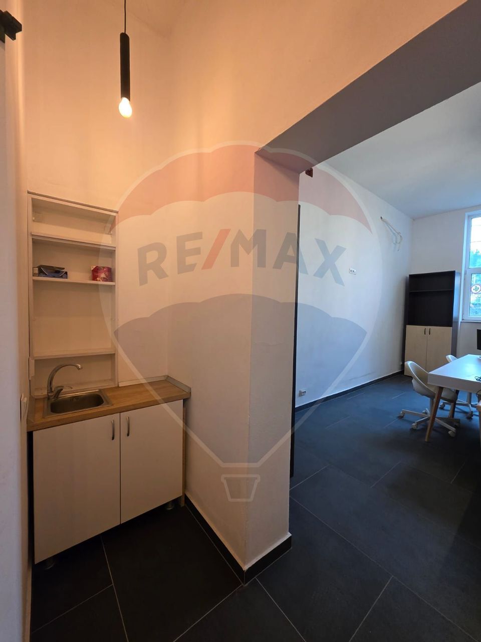 25sq.m Commercial Space for rent, Central area