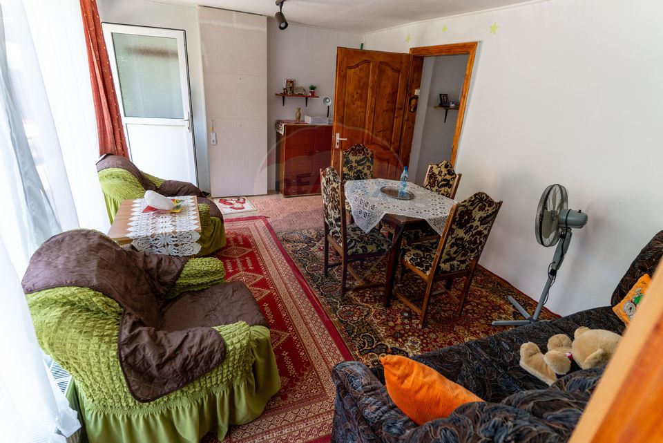 Casă / Vilă cu 10 camere amplasate in 2 corpuri de cladire de vanzare