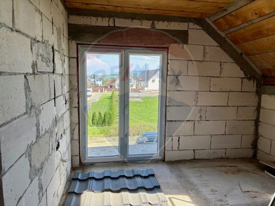 5 room House / Villa for sale