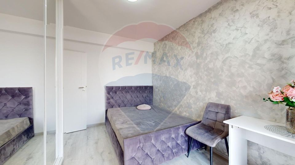 Apartament cu 3 camere, Curte proprie, Pod si Parcare-De Inchiriat