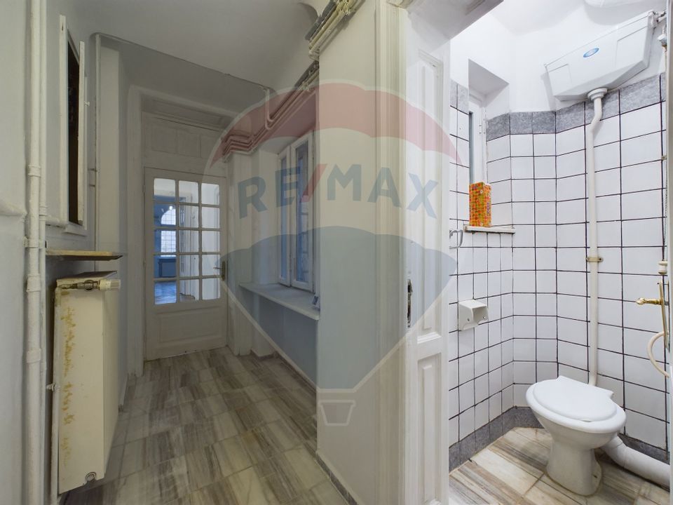 De vanzare un spațiu comercial 5 camere Ultracentral